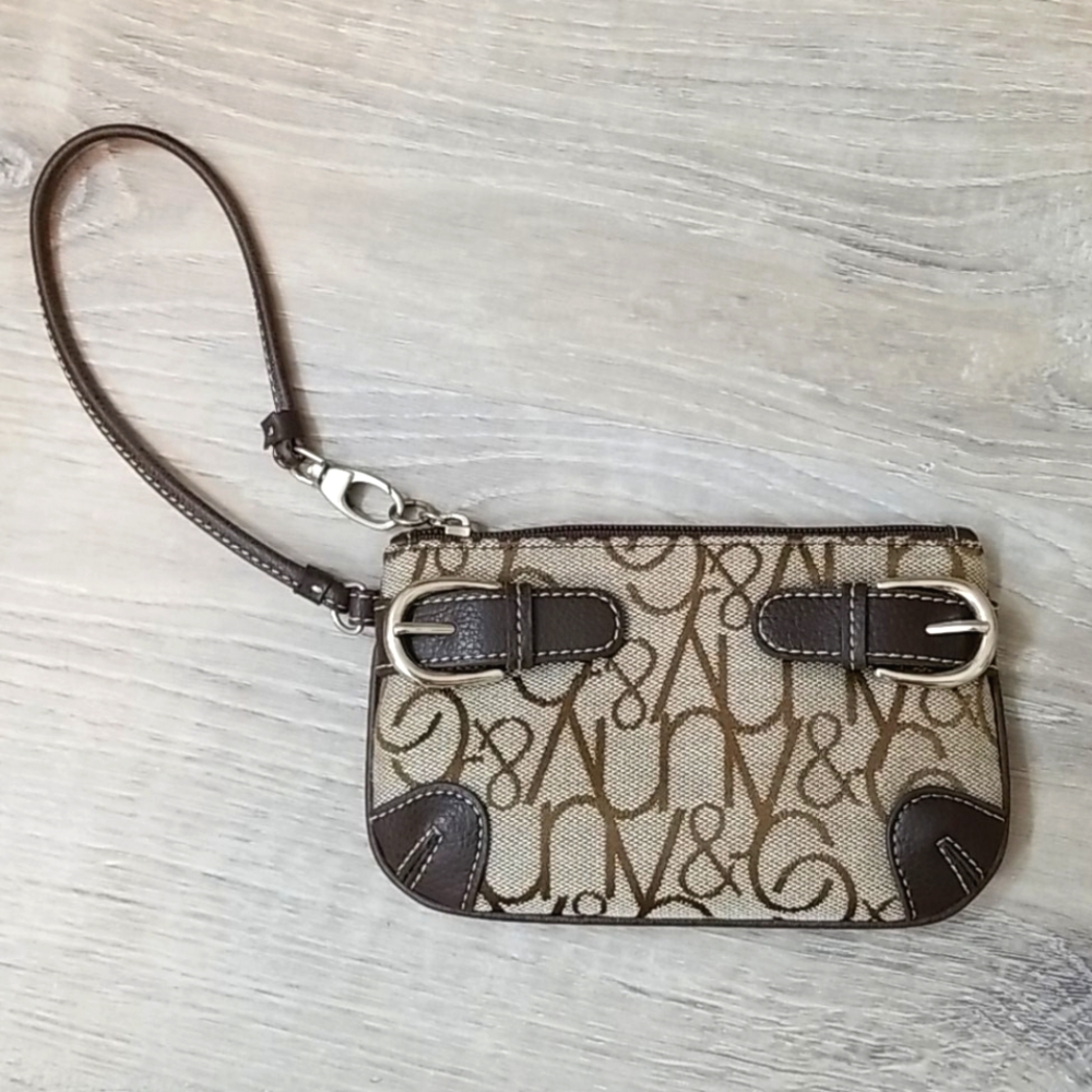 NY&Co Wristlet
